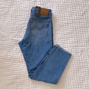 ✨Spring S A L E✨NWT Levi’s Wedgie fit jeans